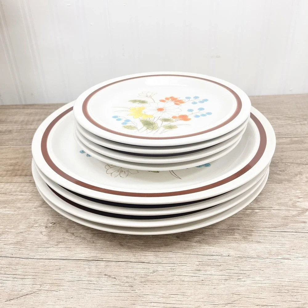 Vintage‎ Floral Stoneware Dessert Plates - Dinner Setting for 4